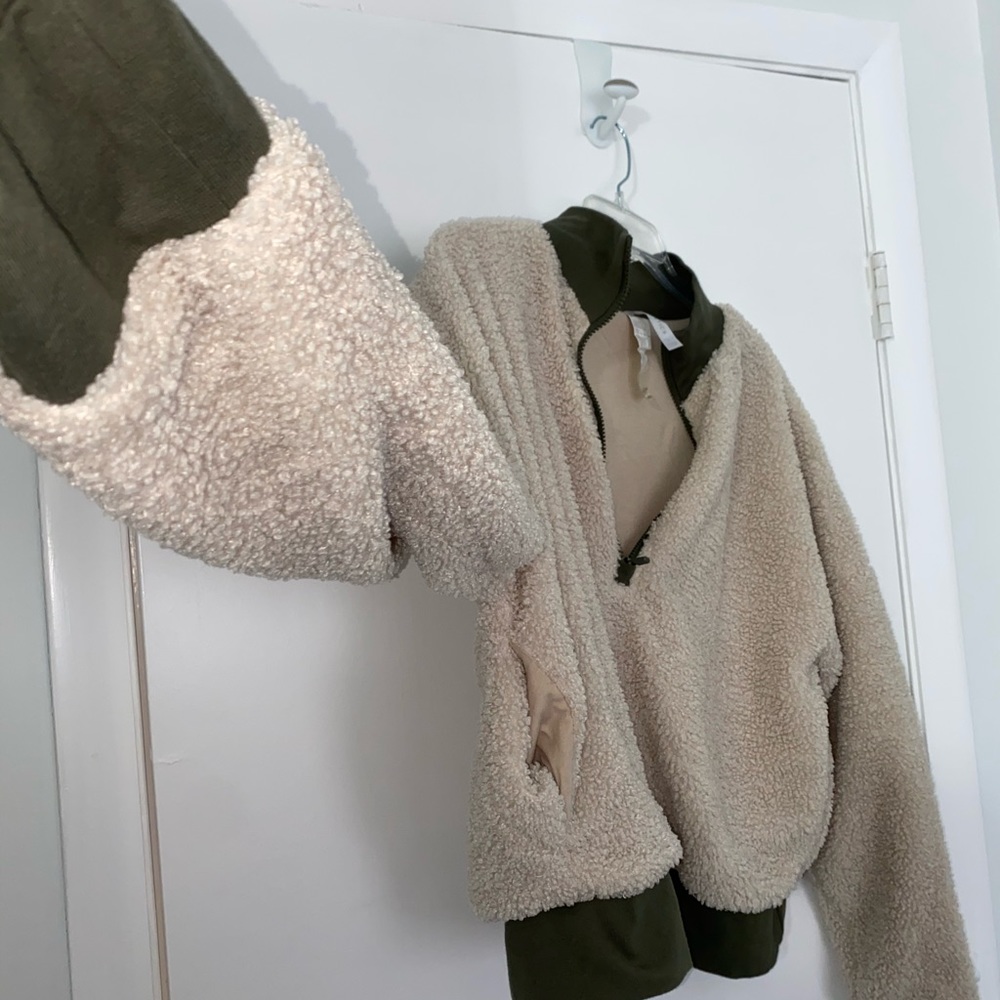 Fabletics Jacket - Picture 3 of 3